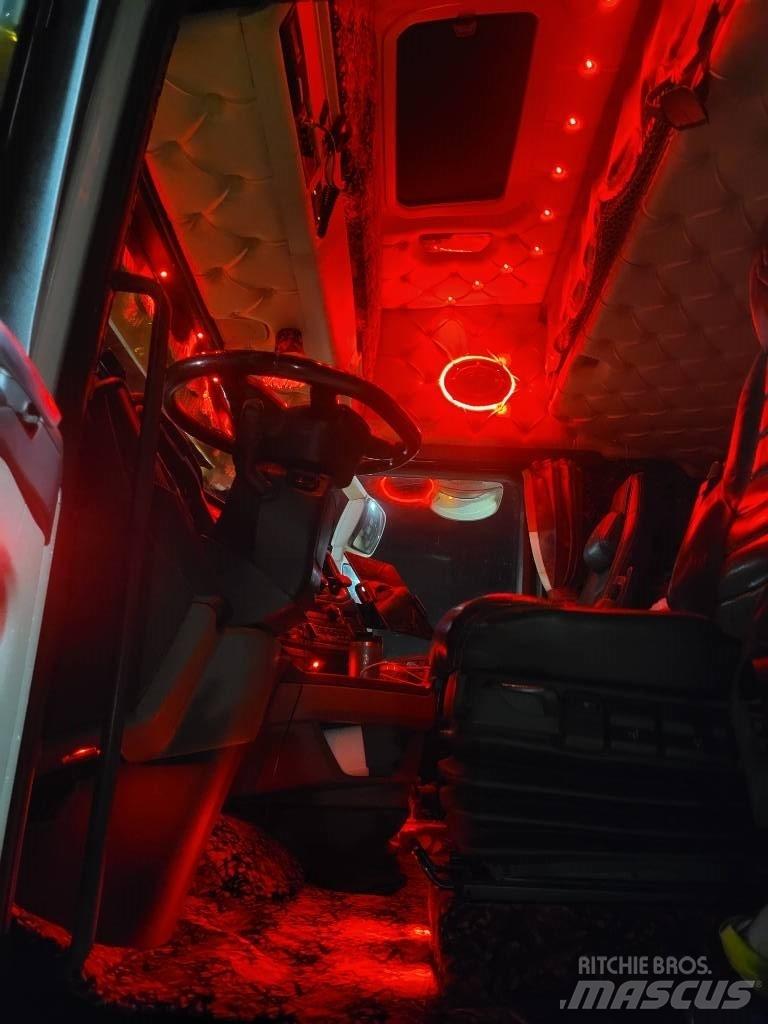 Scania S 650 Trekkers