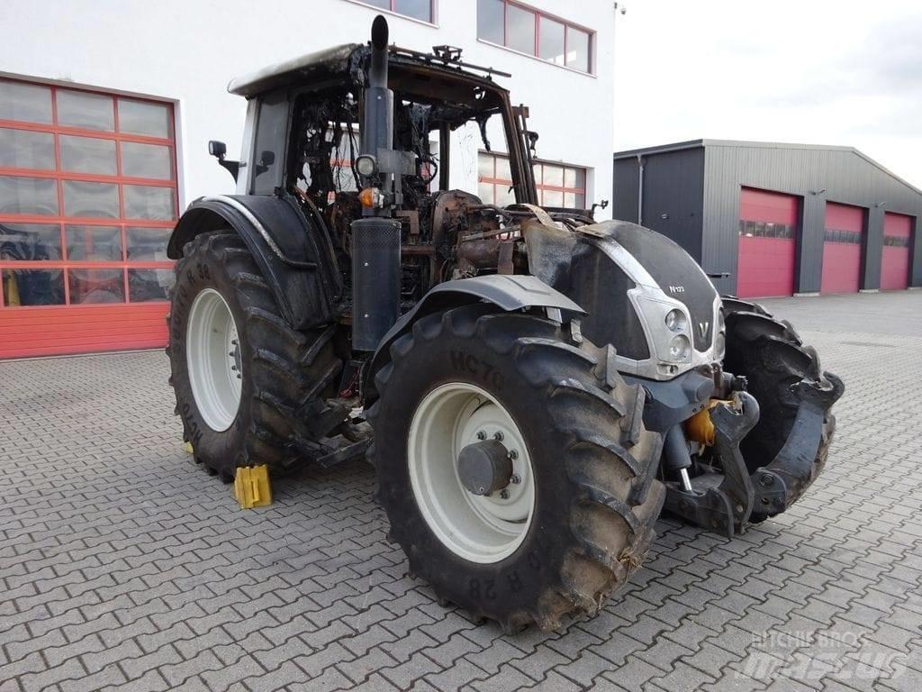 Valtra N123  hook Chassis en ophanging