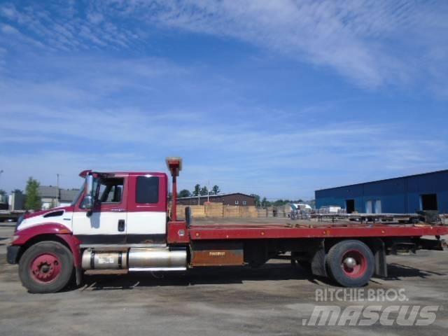 International 4300 Sleepwagens