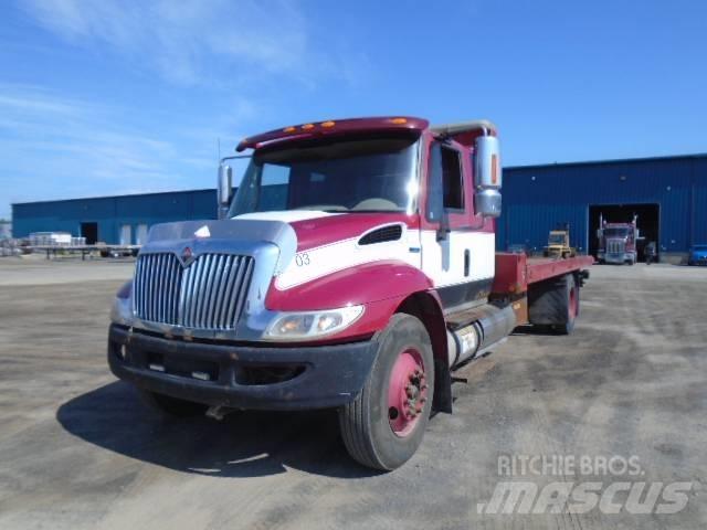 International 4300 Sleepwagens