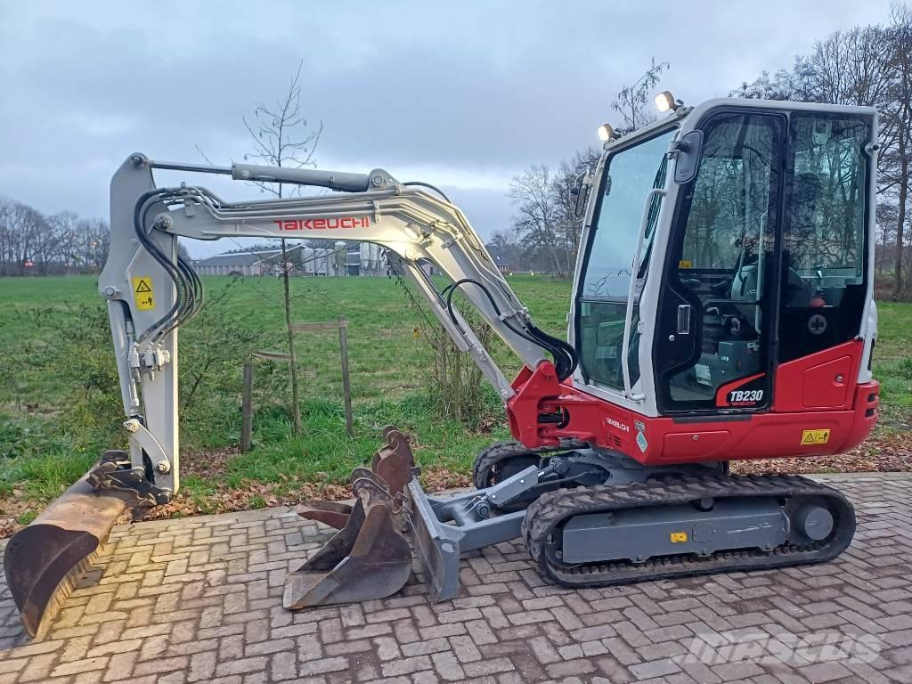 Takeuchi TB 230 Minigraafmachines < 7t