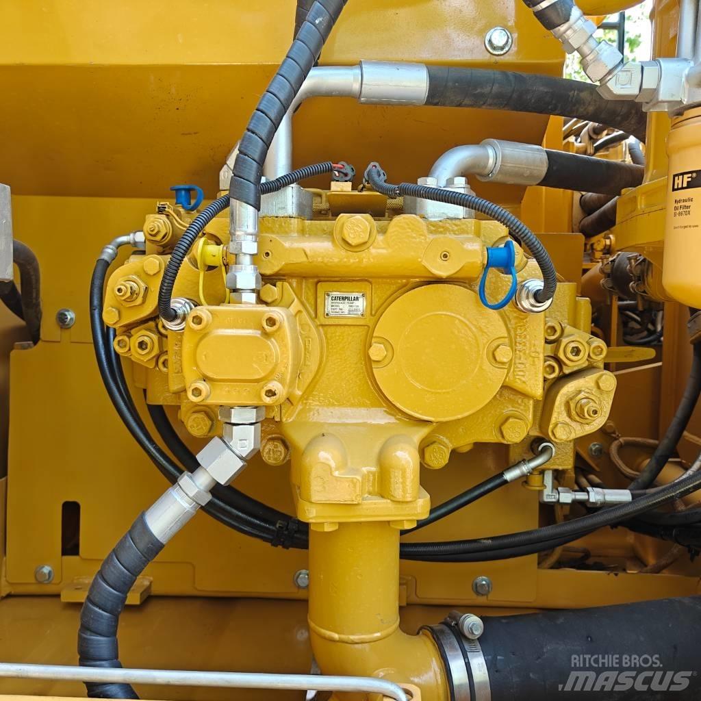 CAT 323D2L Rupsgraafmachines