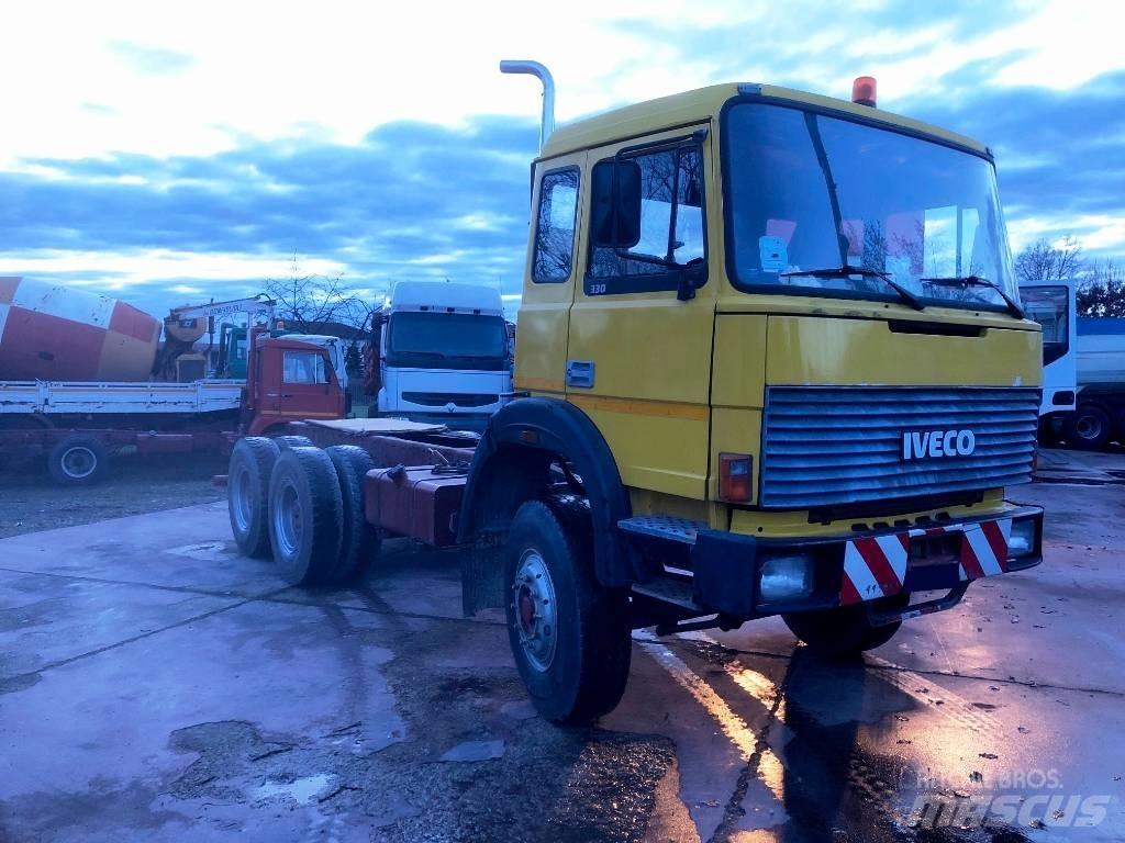 Iveco 330-26 Anders