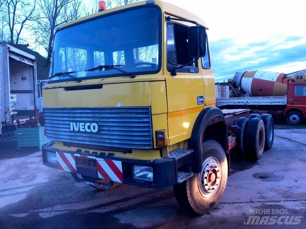 Iveco 330-26 Anders