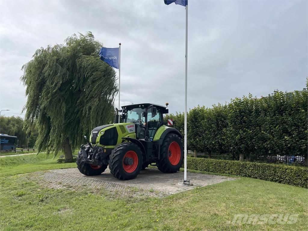 CLAAS Axion 830 Tractoren