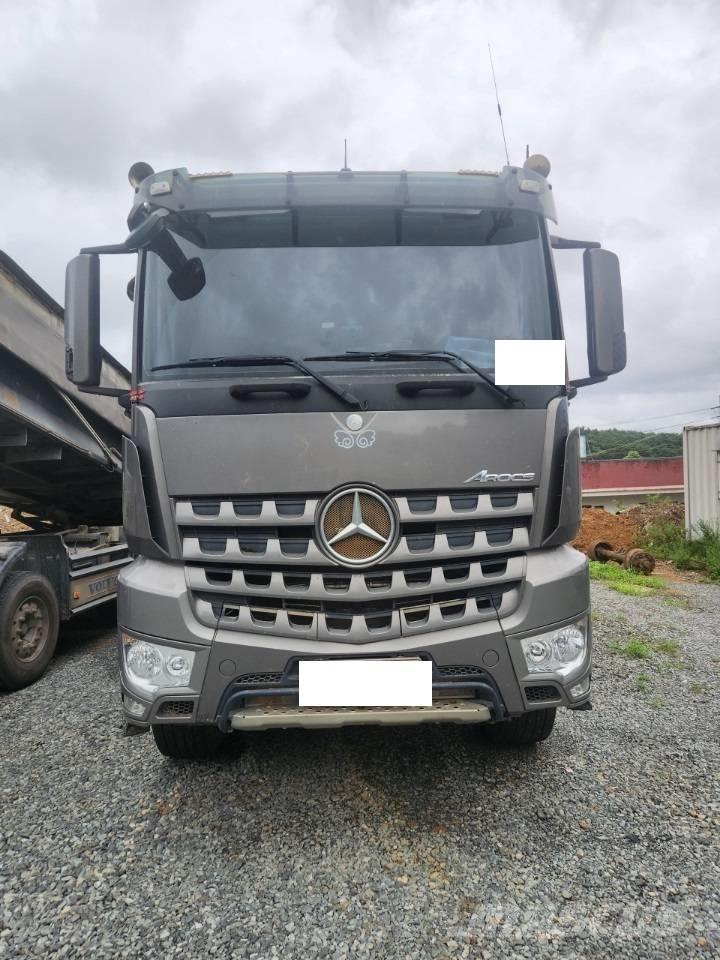 Mercedes-Benz 3951 Mini Dumpers