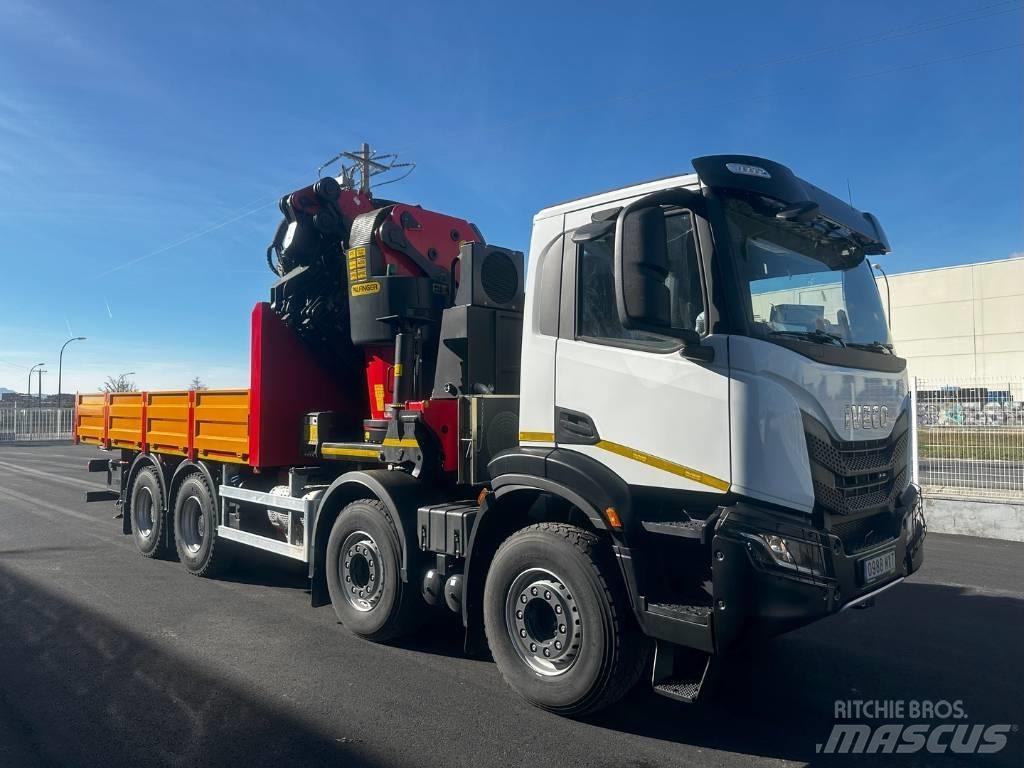 Iveco T-WAY 450 Vlakke laadvloer met kraan