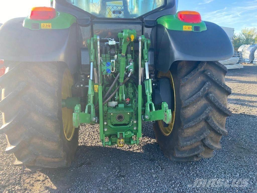 John Deere 6110M Tractoren
