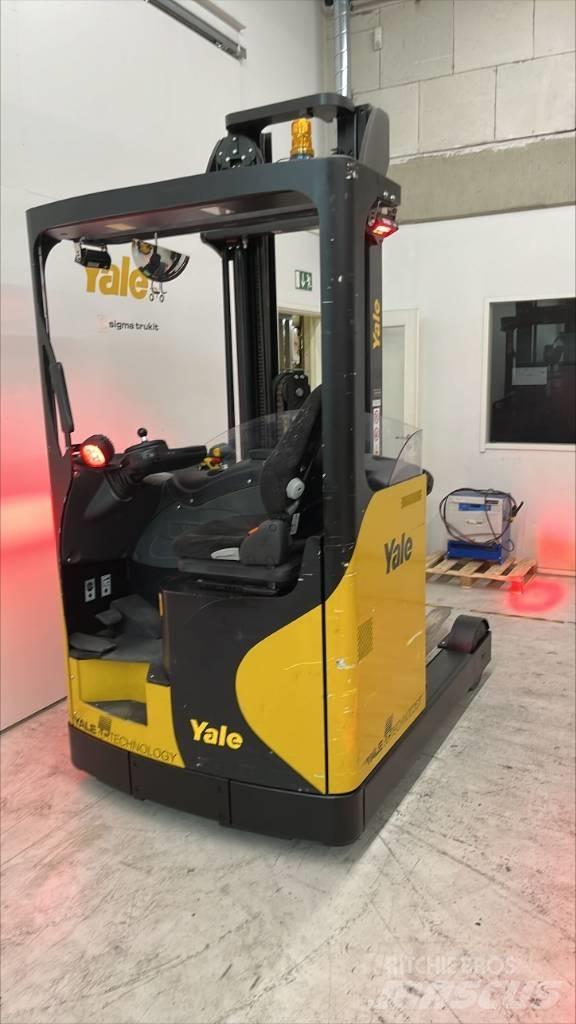 Yale MR16 Reachtruck voor hoog niveau