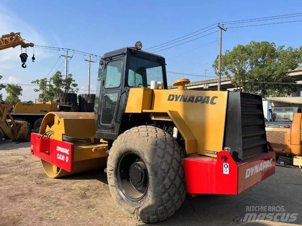Dynapac CA 30 D Trilrolwalsen