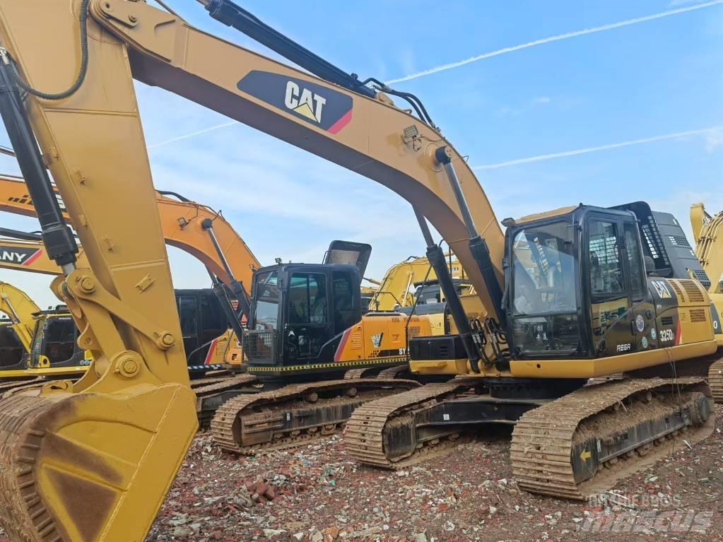CAT 325 D2 Rupsgraafmachines