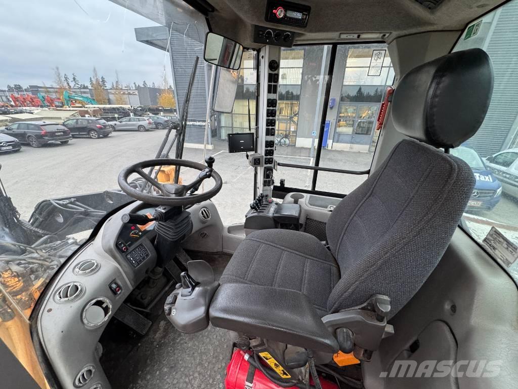 Volvo L 120 F Wielladers