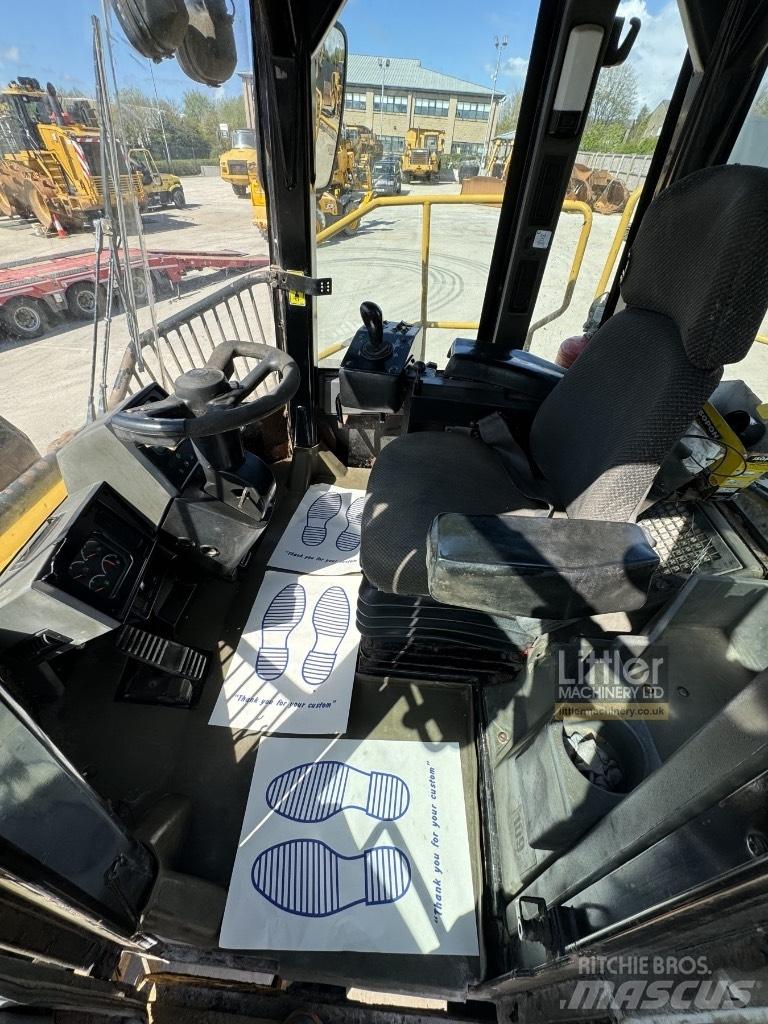 CAT 826H Afvalpersen