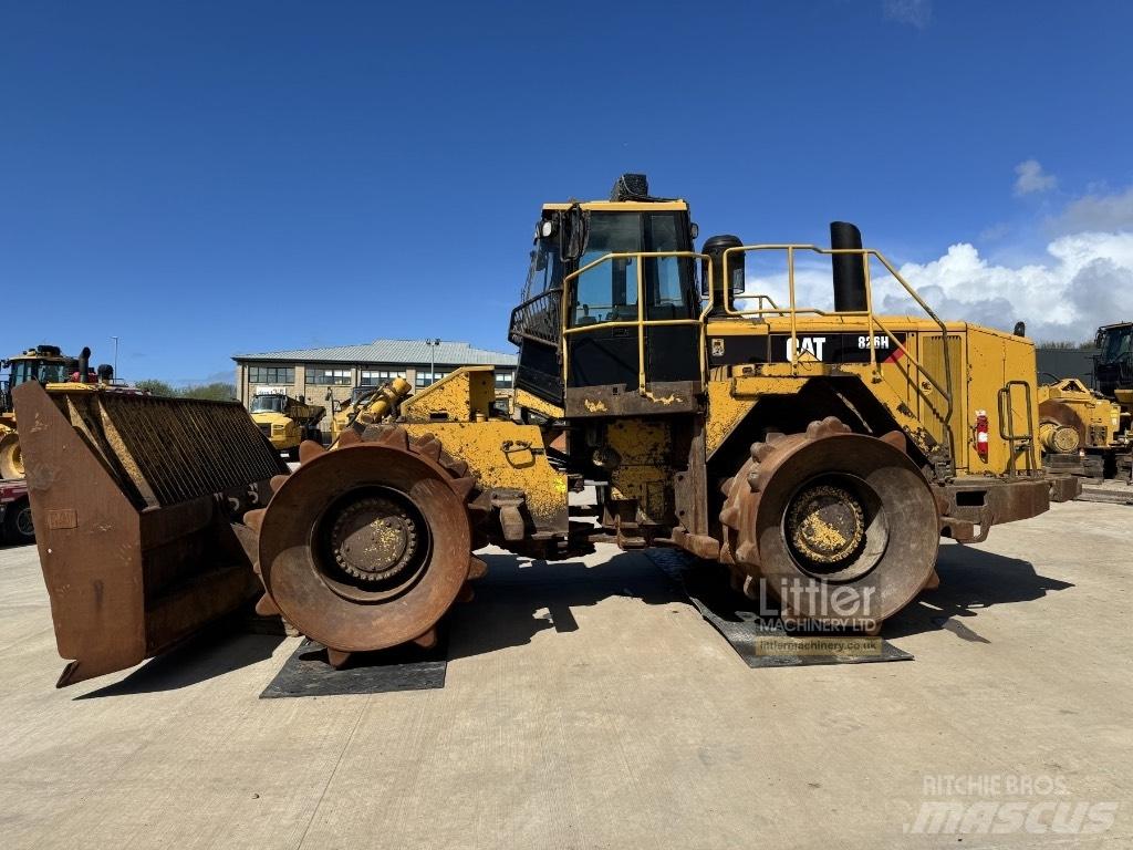 CAT 826H Afvalpersen