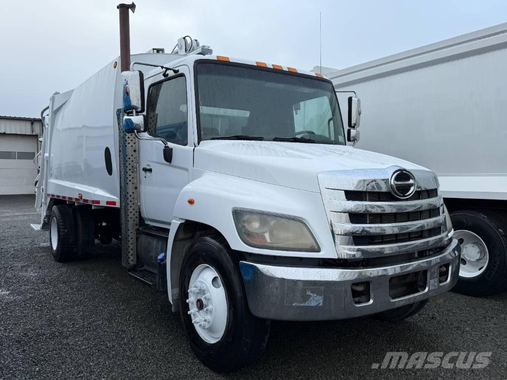 Hino 338 Vuilniswagens