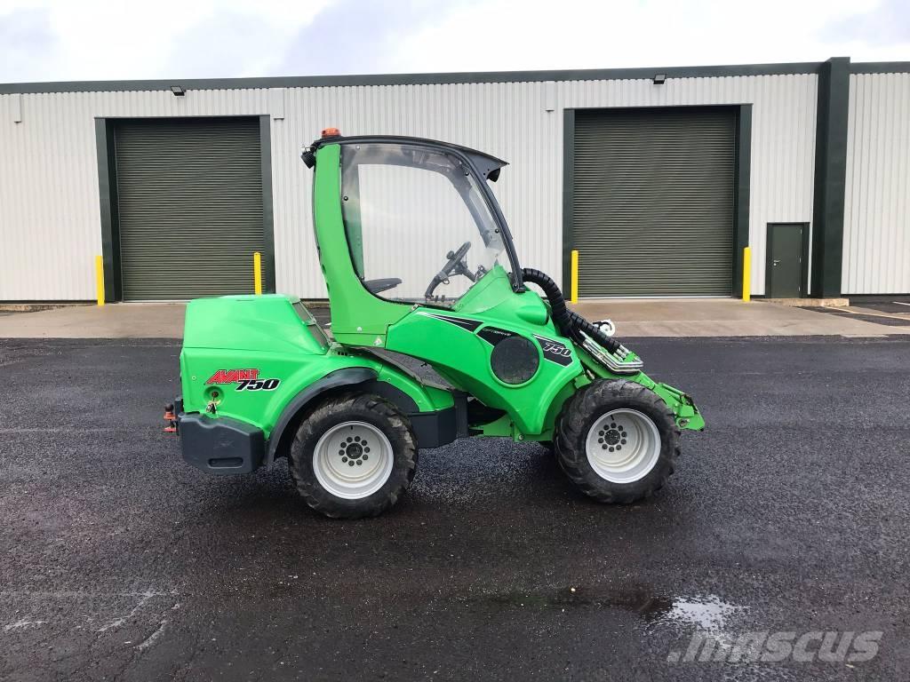 Avant 750 Knik- en schrankladers