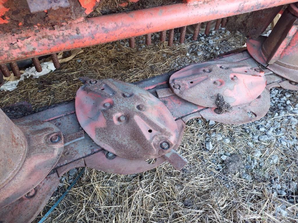 Kuhn alterna 400 Maaikneuzers