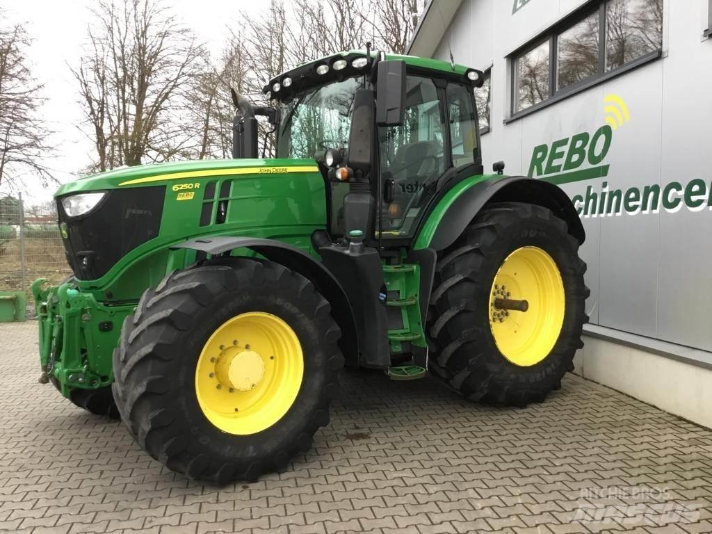 John Deere 6250R Tractoren