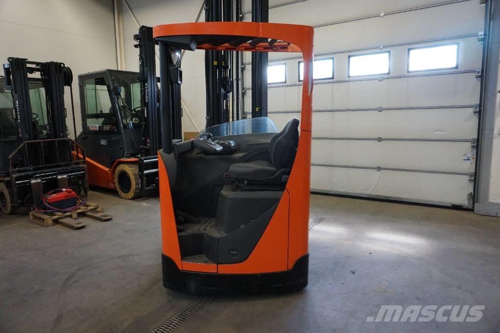 Toyota RRE160 Reachtruck voor hoog niveau