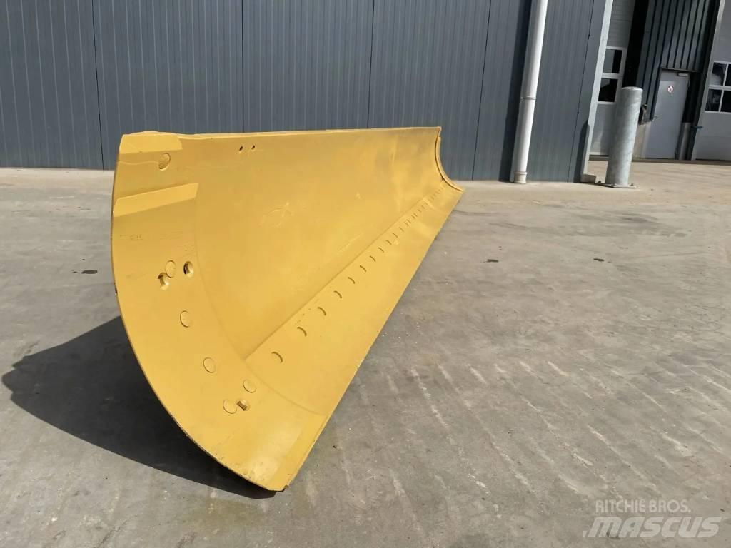 CAT 140G Moldboard Bladen