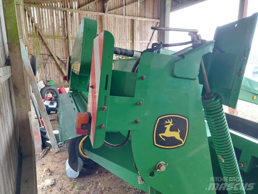 John Deere 730 Maaikneuzers