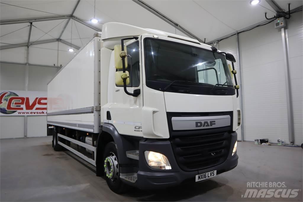 DAF CF220 Bakwagens met gesloten opbouw