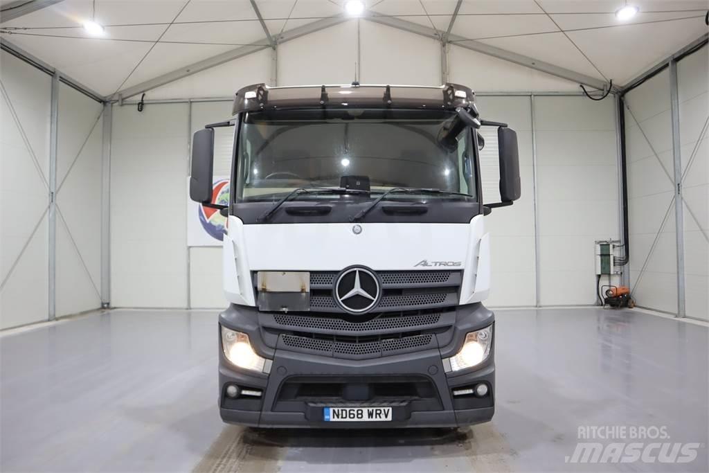 Mercedes-Benz ACTROS 2448 Trekkers