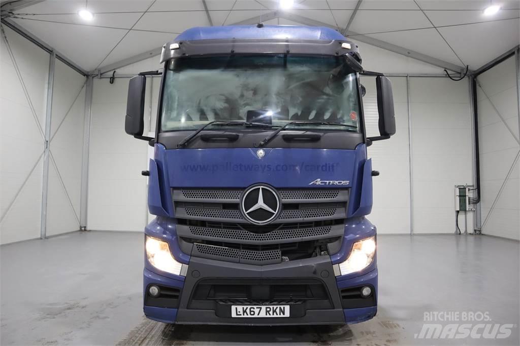 Mercedes-Benz ACTROS 2543 Trekkers