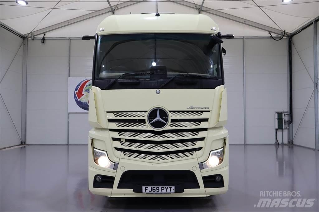 Mercedes-Benz Actros 2545 Trekkers