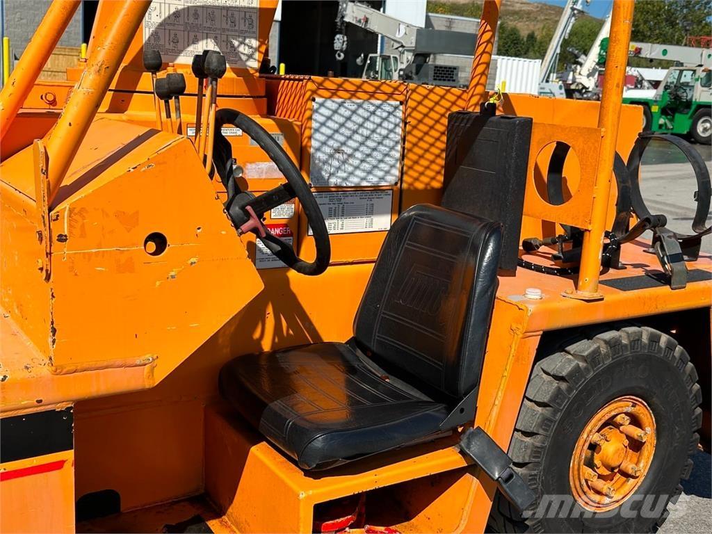 Broderson IC-35-2B Ruwterrein kranen