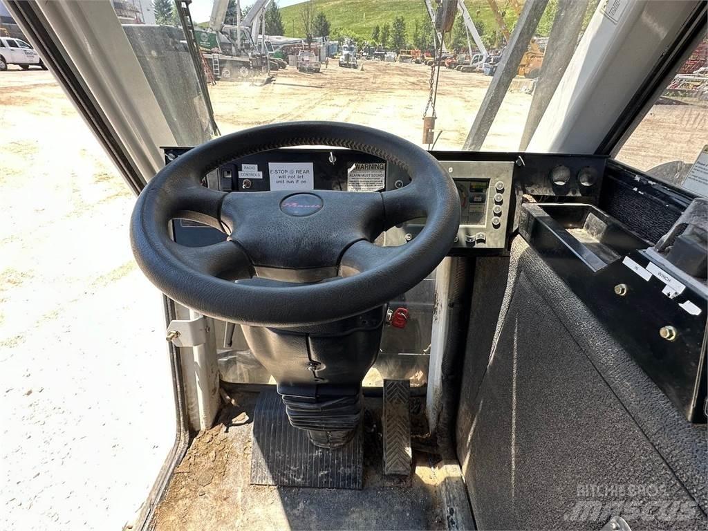 National 1100 Vlakke laadvloer met kraan