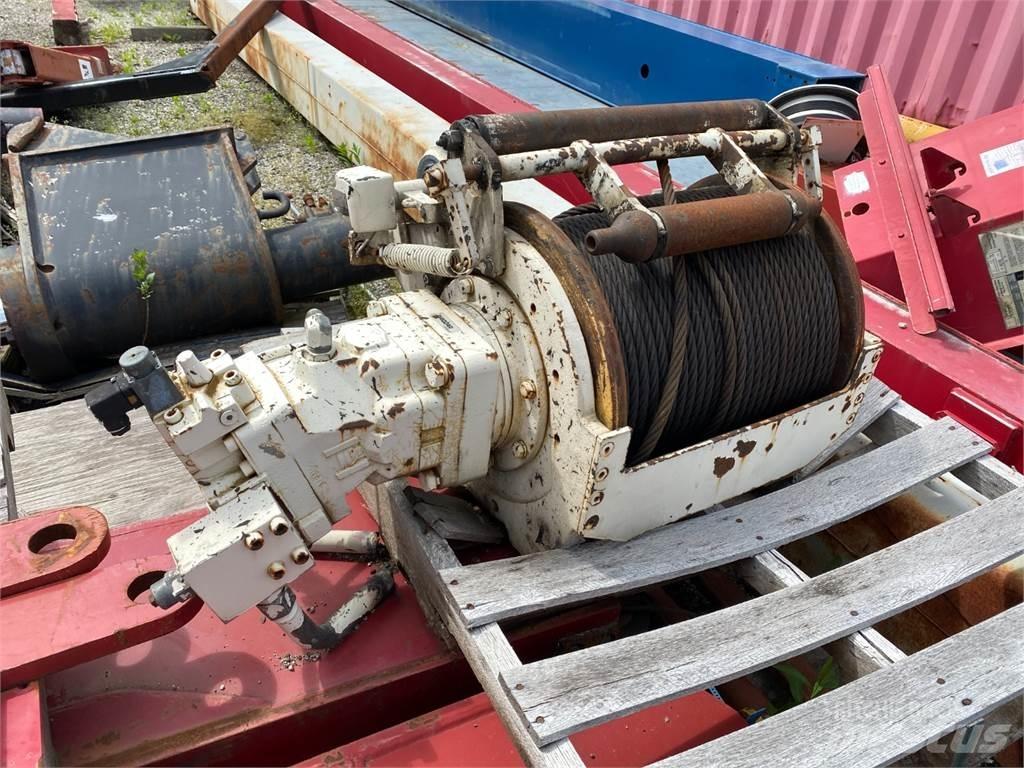 Terex  Takels, lieren en materiaalliften