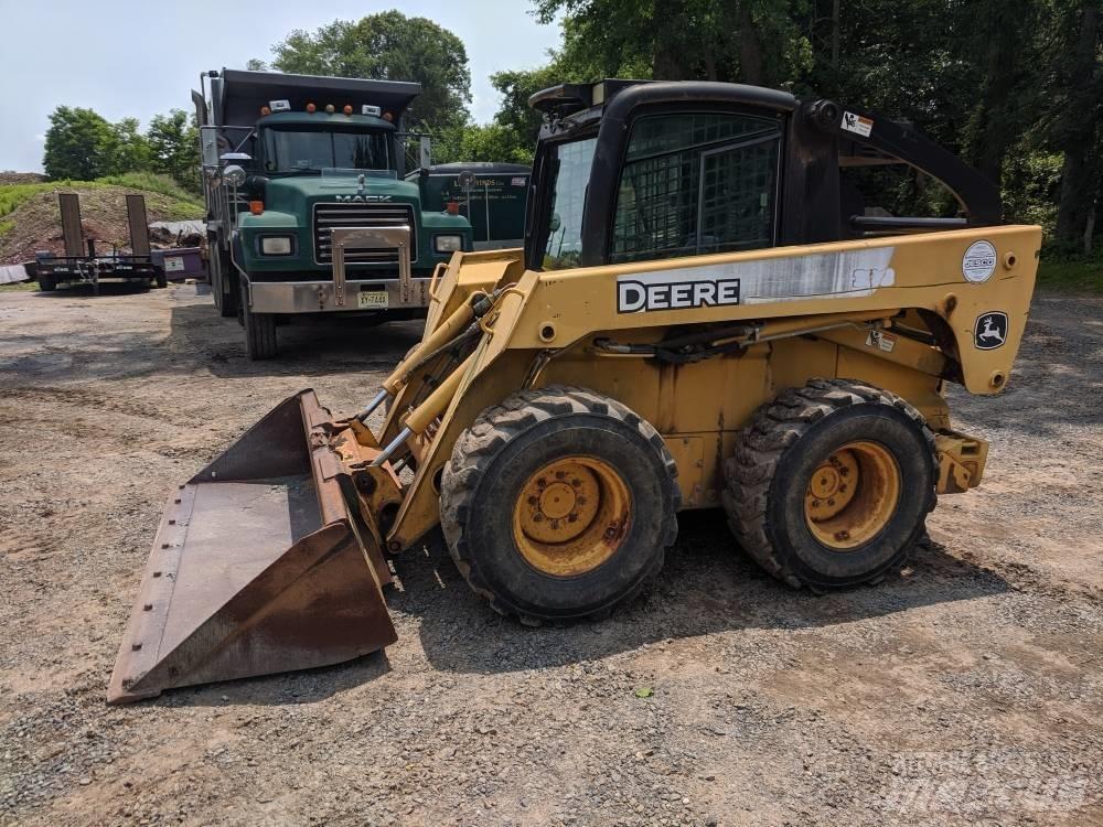 John Deere 328 Schrankladers