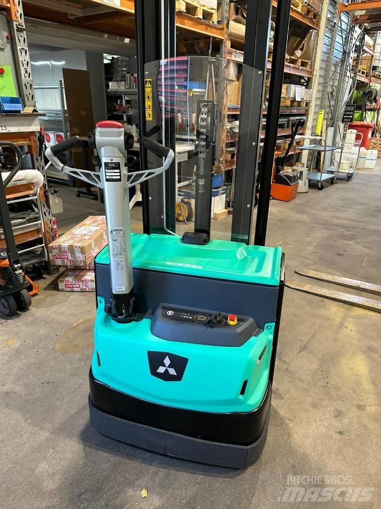 Mitsubishi SBP12N3 Stapelaar meeloop
