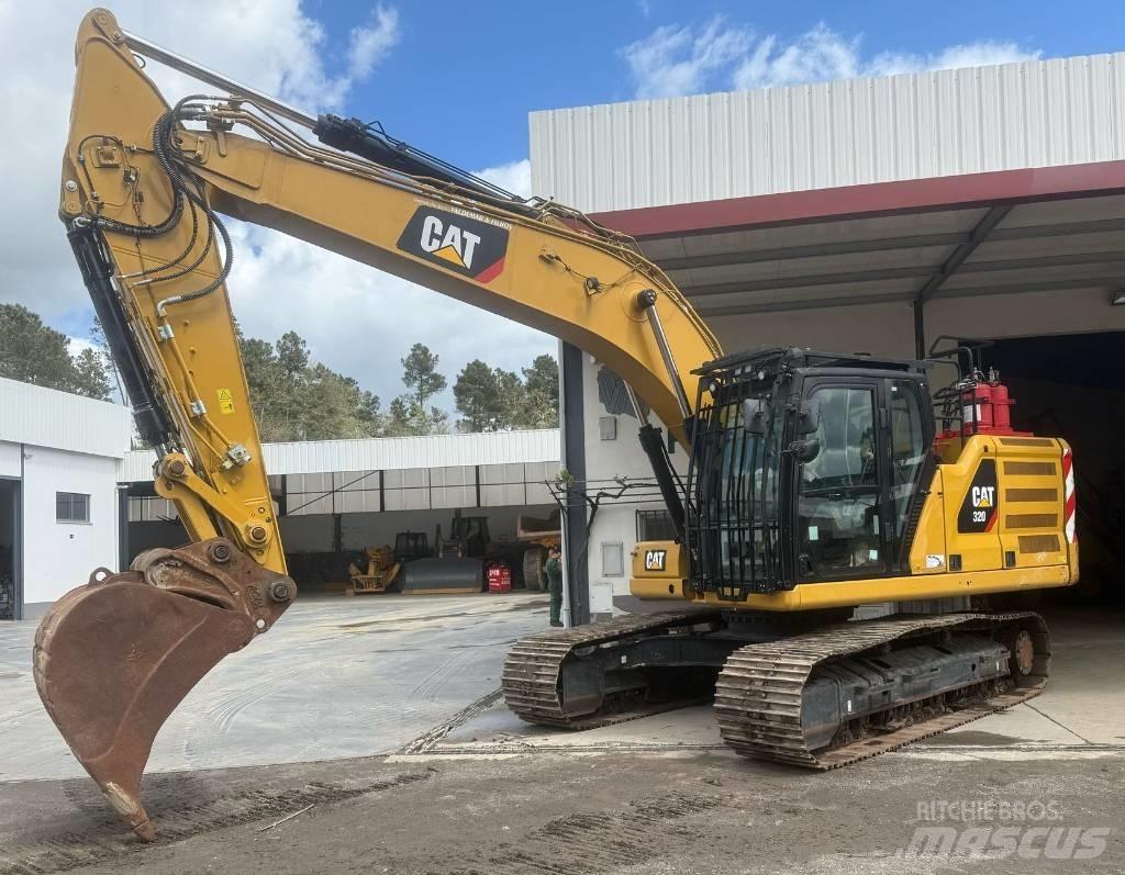 CAT 320 Rupsgraafmachines