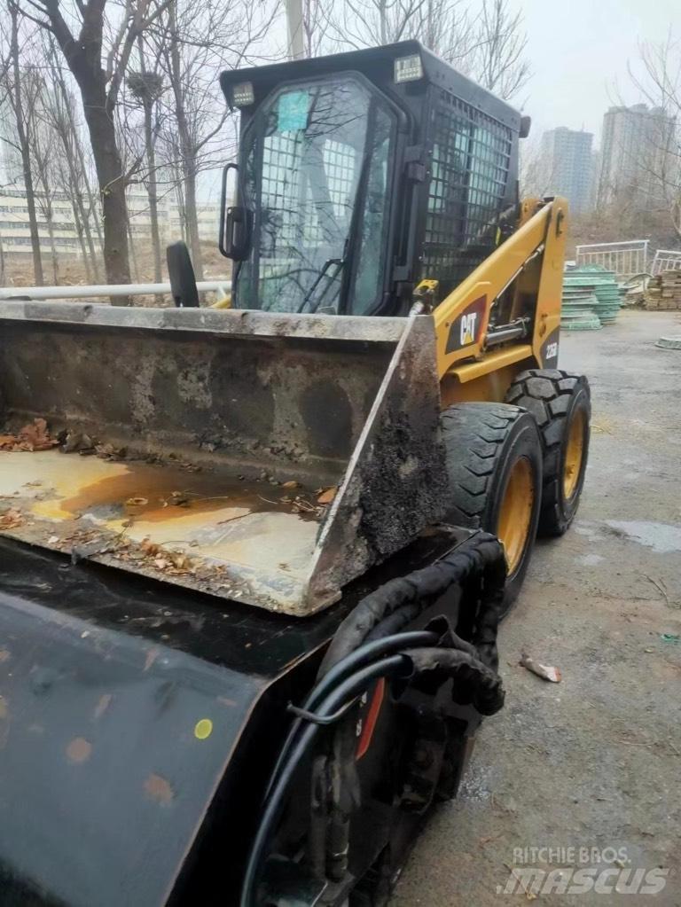 CAT 226 B Schrankladers