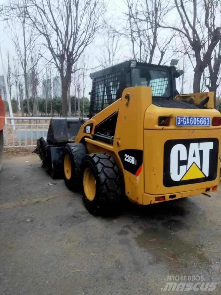 CAT 226 B Schrankladers