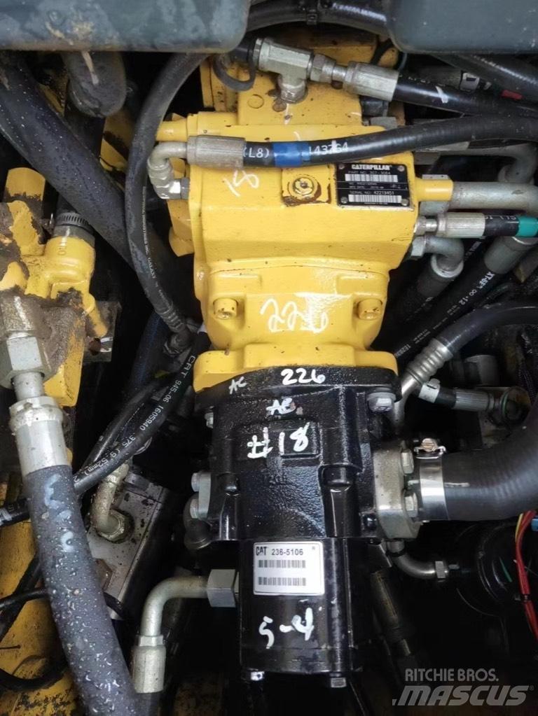 CAT 226 B Schrankladers