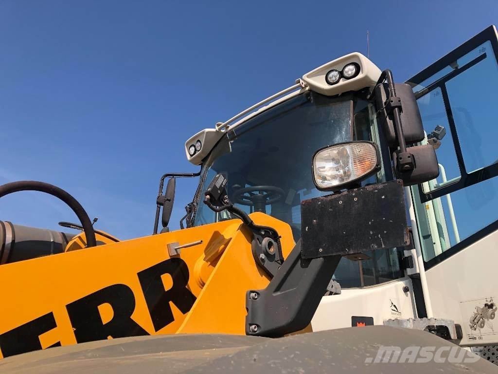 Liebherr L 566 Wielladers