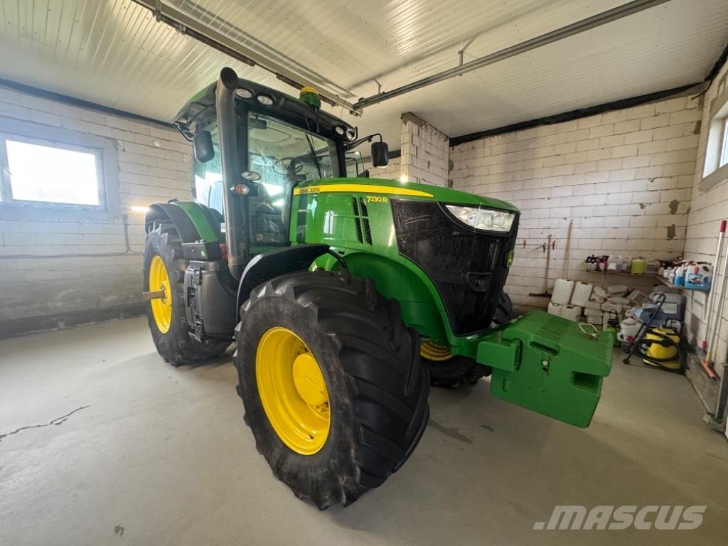 John Deere 7230 R Tractoren