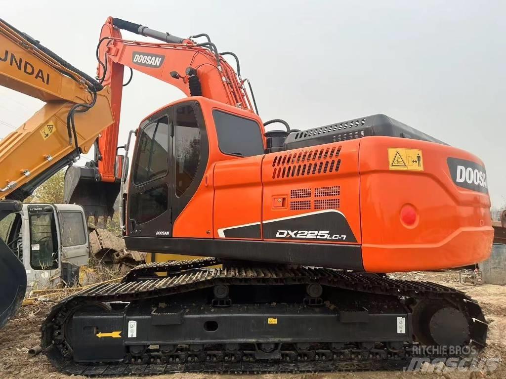 Doosan DX225LC-9C Rupsgraafmachines