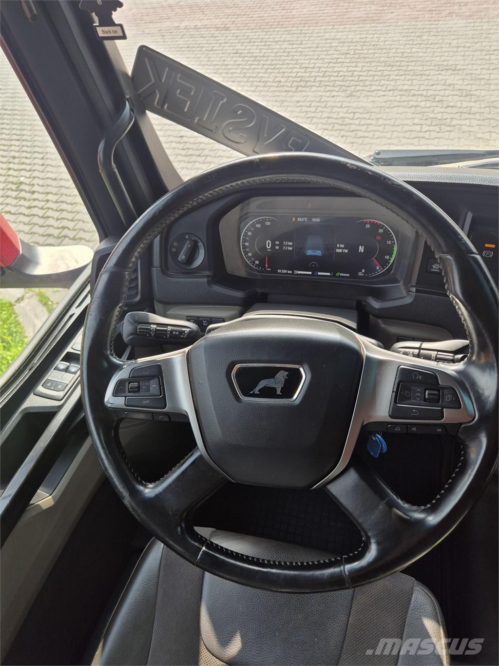 MAN TGX 26.580 Vlakke laadvloer met kraan