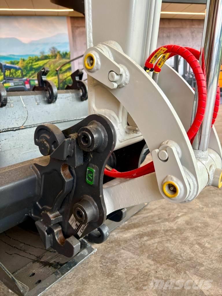 Takeuchi TB 225 Minigraafmachines < 7t