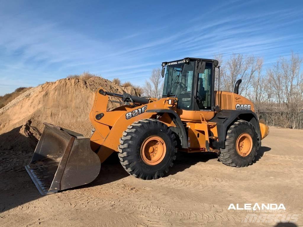 CASE 821 F Wielladers