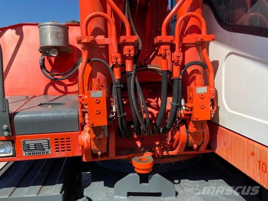 Liebherr A 900 C Wielgraafmachines