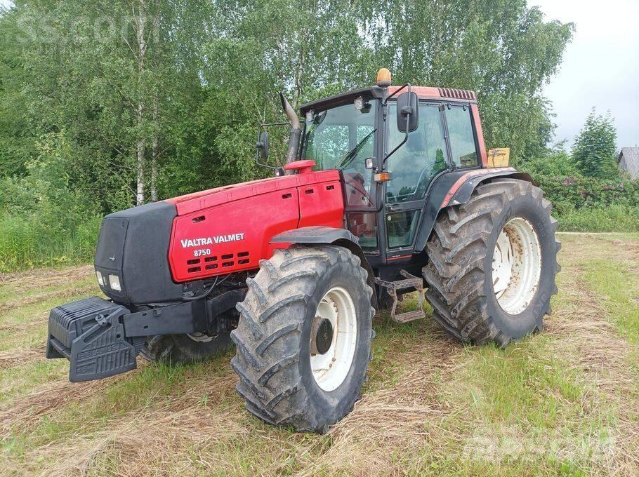 Valtra Valmet 8750 Tractoren
