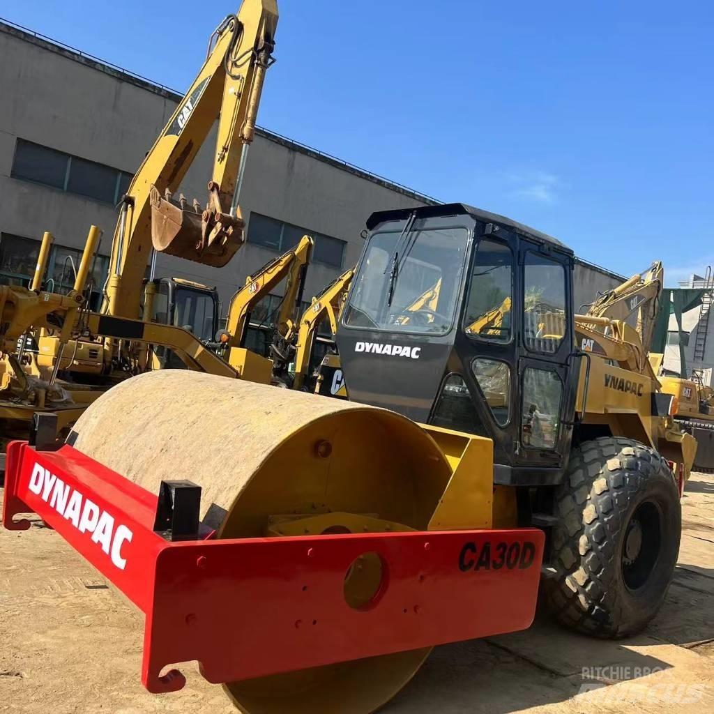 Dynapac CA 30 D Trilrolwalsen