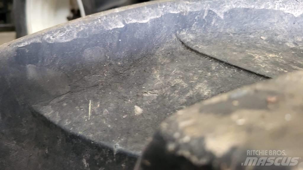 Trelleborg 540/65R30 Banden, wielen en velgen