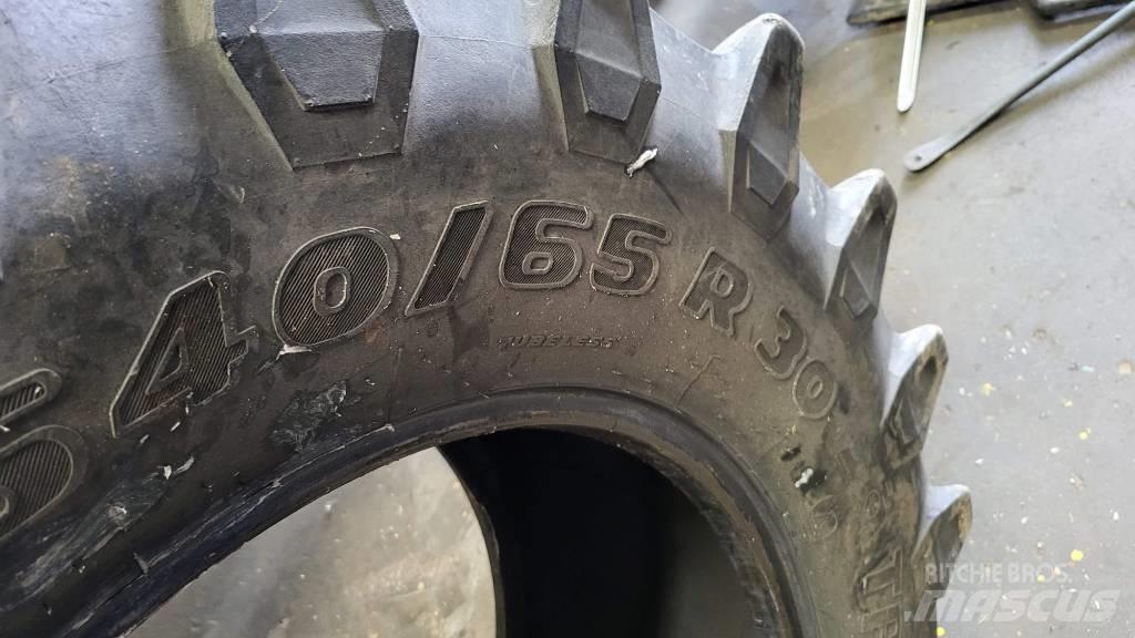 Trelleborg 540/65R30 Banden, wielen en velgen