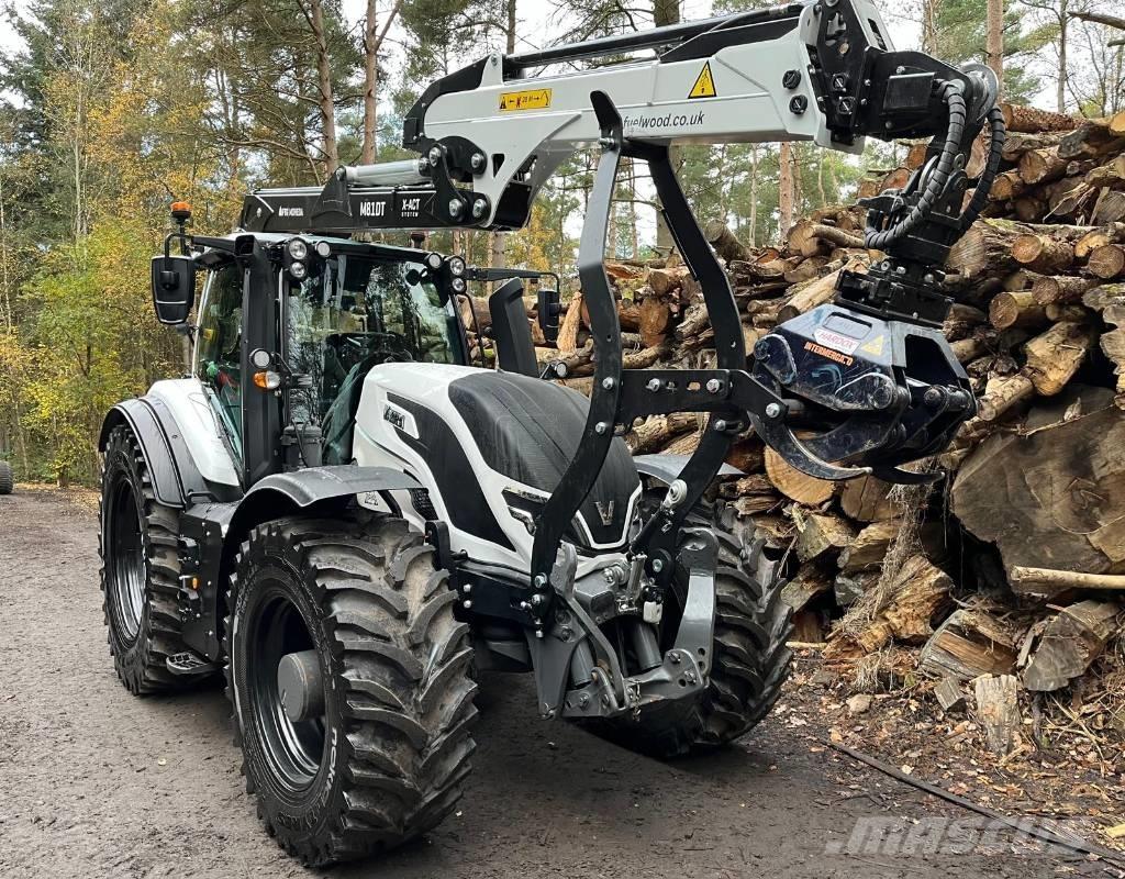 Valtra T 255 Versu Tractoren
